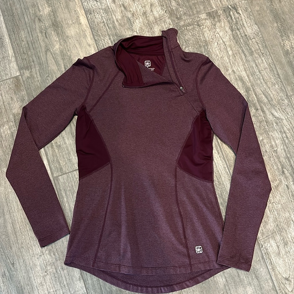 Performance Pullover.